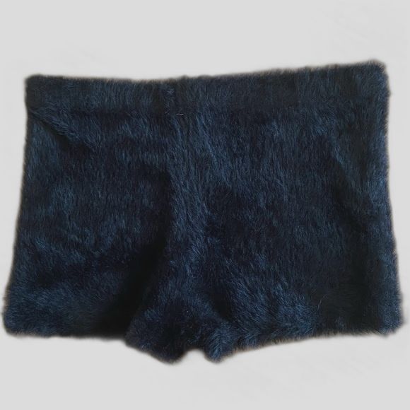 Victoria’s secret - Fuzzy Shorts - size M - Picture 3 of 11